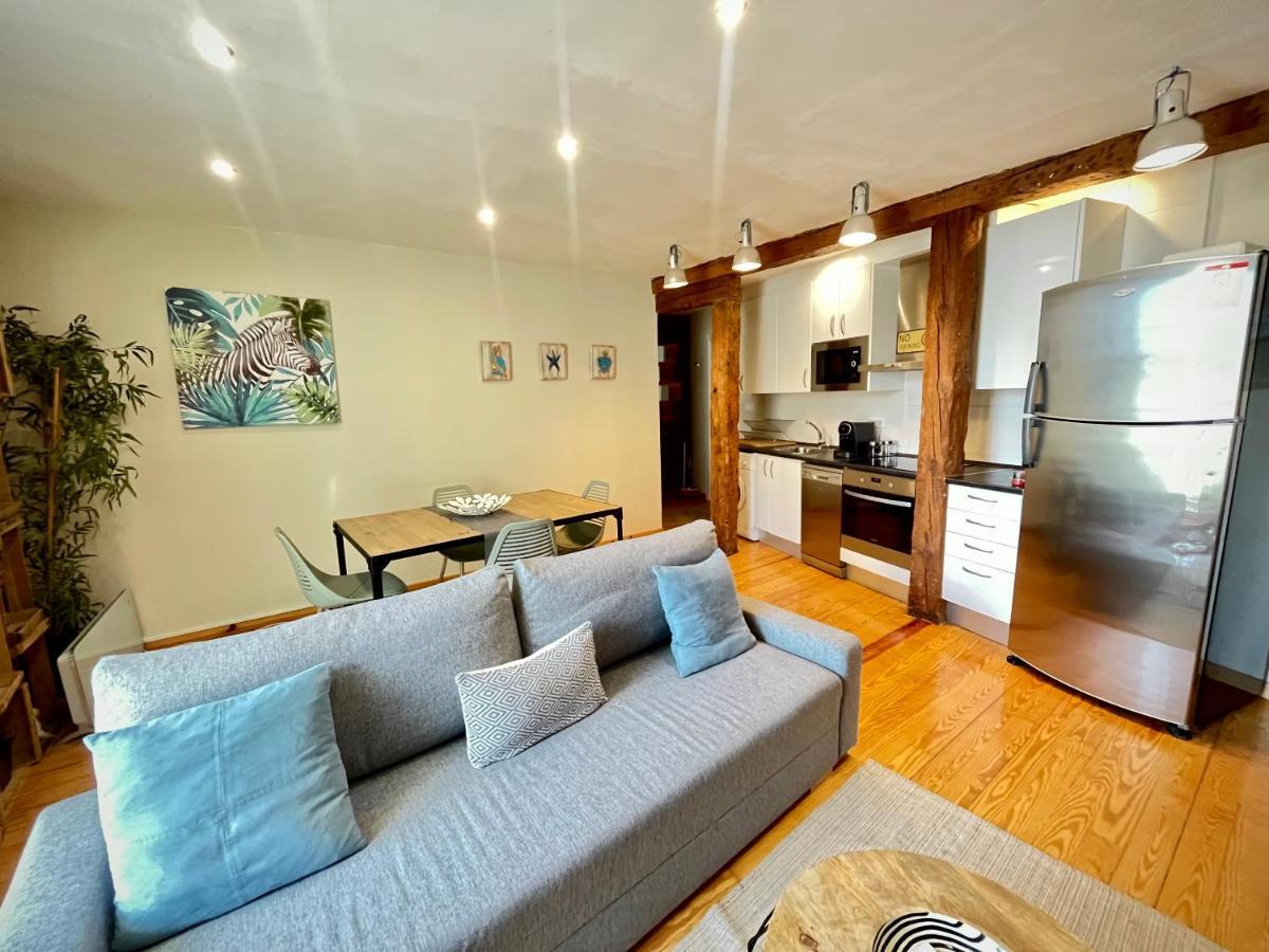 Atuaire Home Preciosa Vivienda Vistas A La Catedral Parking Incluido Burgos Exterior photo