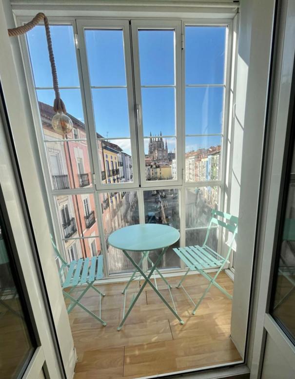 Atuaire Home Preciosa Vivienda Vistas A La Catedral Parking Incluido Burgos Exterior photo